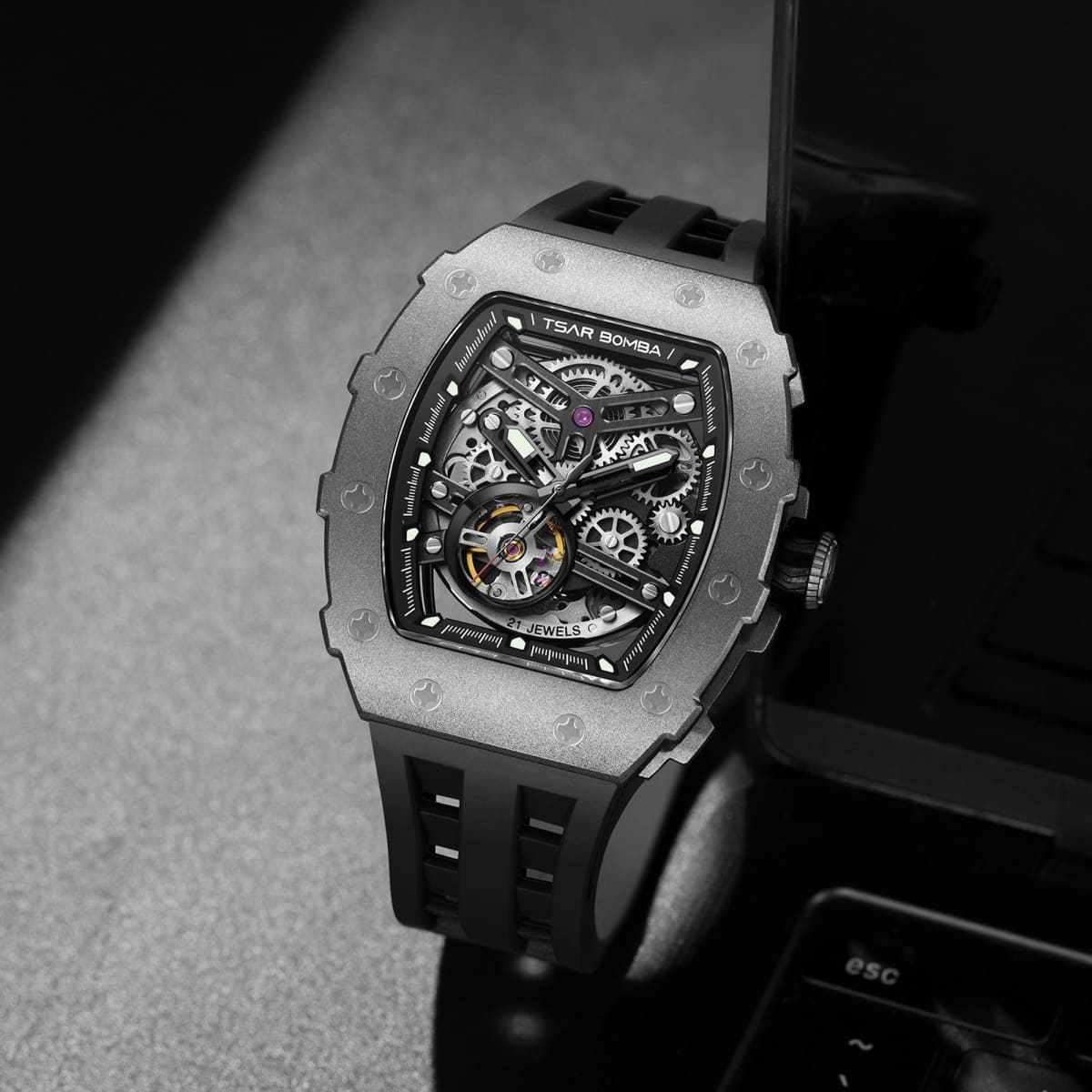 Elemental-Édition Titane TB8208T(UE)